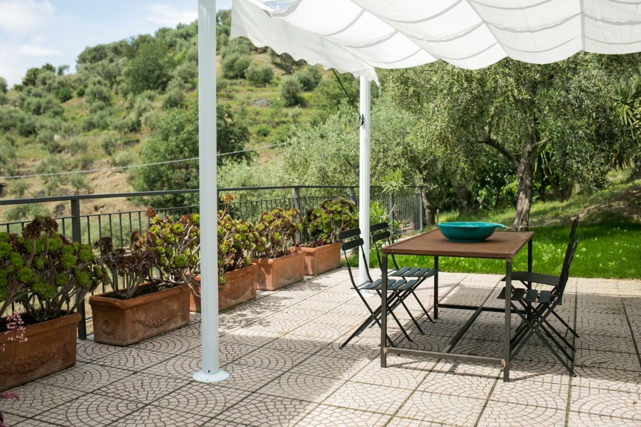 Agriturismo Oltrealmare Civezza Bagian luar foto
