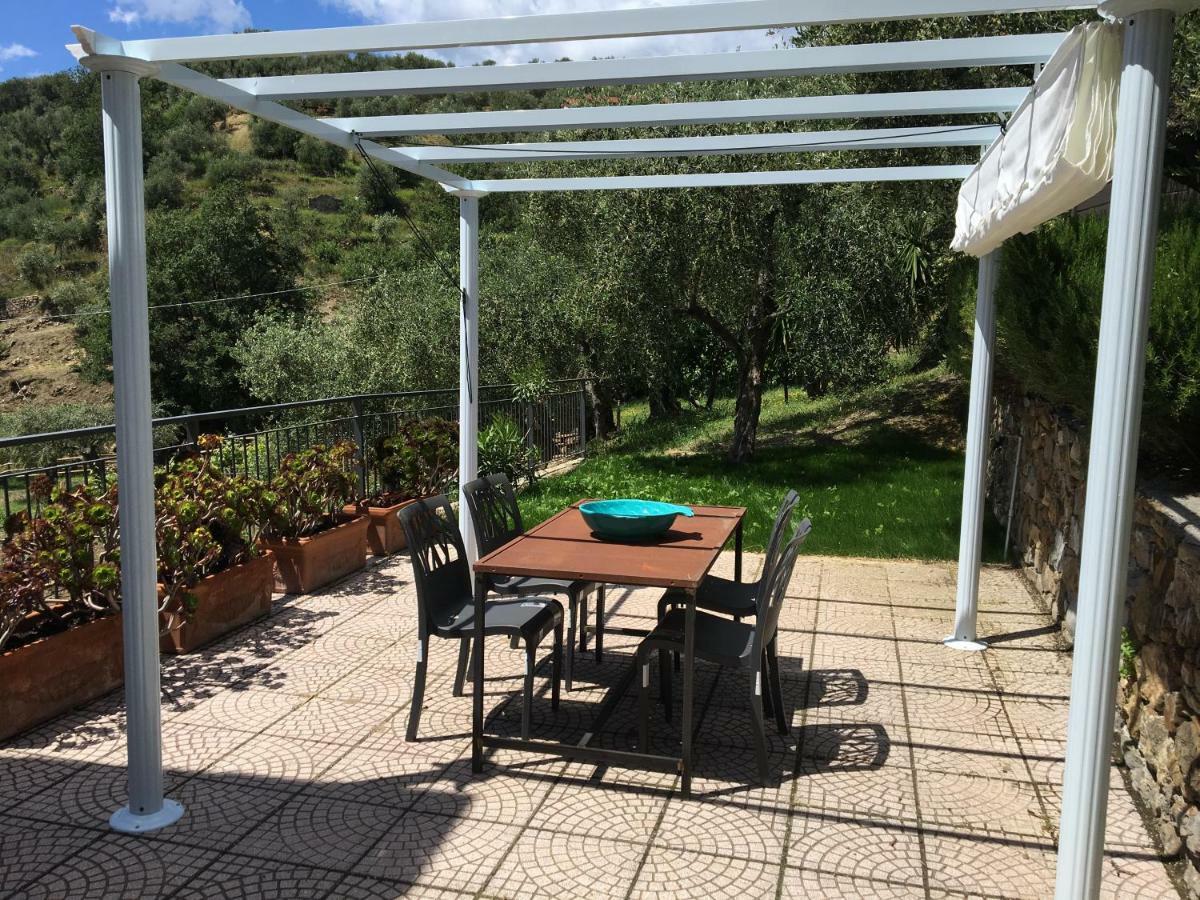 Agriturismo Oltrealmare Civezza Bagian luar foto